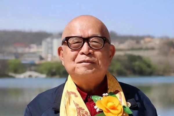郑丽文明启程访陆，台专家：两岸应团结统一，共建受世界尊敬国家