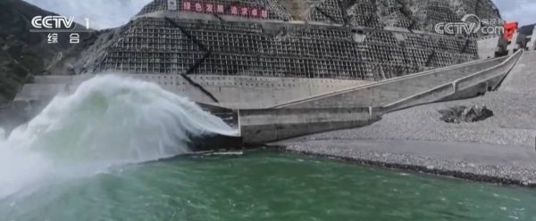 清洁能源基地项目“进度条”提速 为经济发展注入强劲“绿色动能”