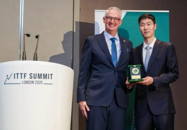 蔡振华李富荣获国际乒联功勋奖项 致敬乒乓贡献者