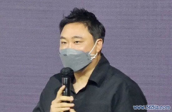 被韩国杠杆ETF投资者称为“Laofus”的Song Wonjun，在首尔出席一场活动